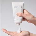 INNISFREE Apple Seed Cleansing Cream - Image 5